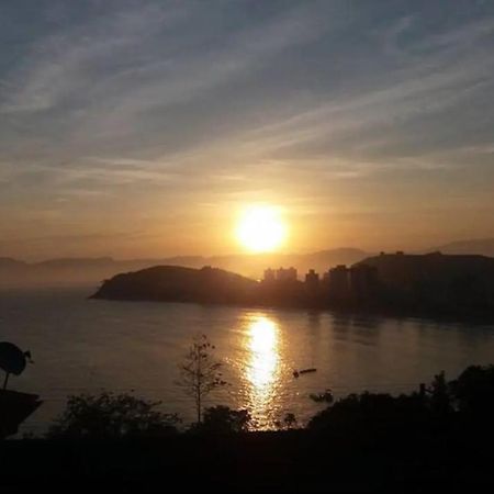 Vila Por De Sol No Mar Da Cama Caraguatatuba Exteriér fotografie